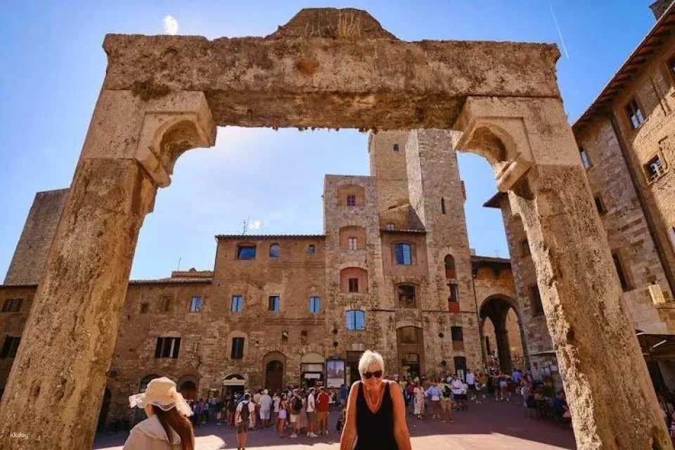 Day trip to Pisa, Siena and San Gimignano with optional lunch