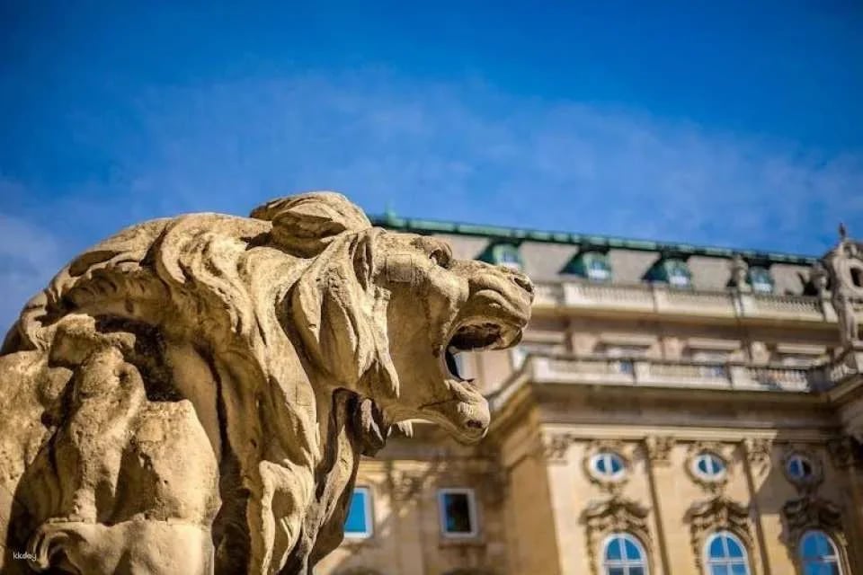 Buda Castle 3-hour tour with a friendly historian