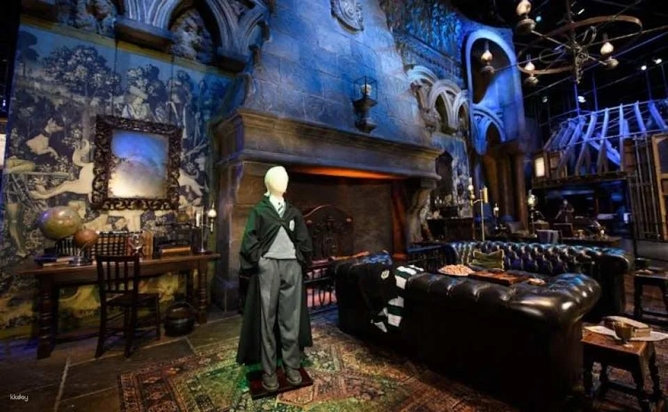 Warner Bros. Studio Tour London - The Making of Harry Potter tickets with transport