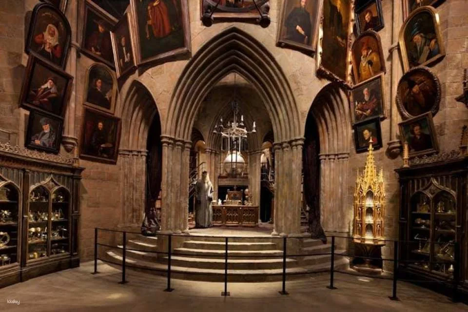 Warner Bros. Studio Tour London - The Making of Harry Potter tickets with transport