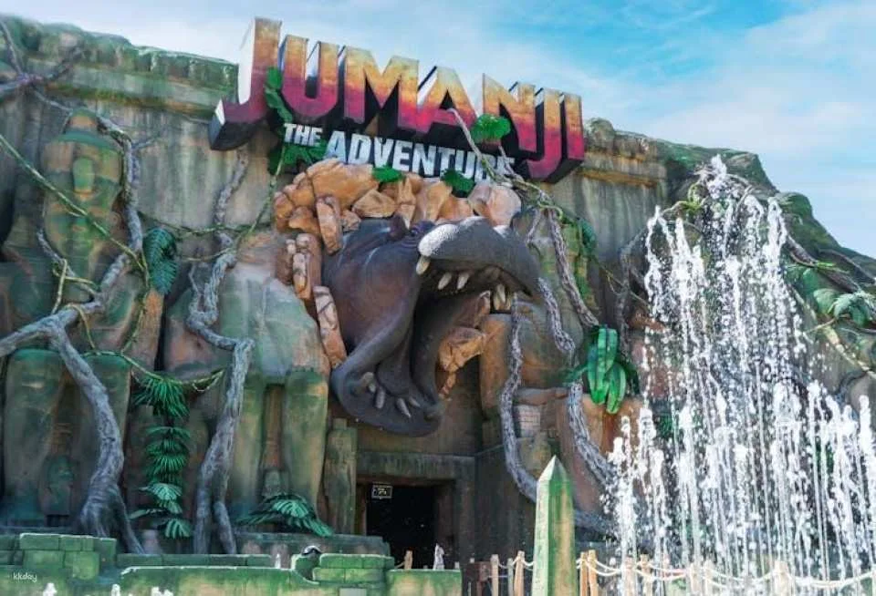 Gardaland and optional SEA LIFE Aquarium entrance ticket