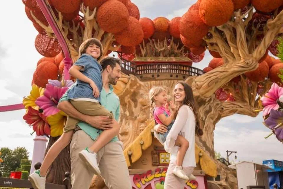 Gardaland and optional SEA LIFE Aquarium entrance ticket