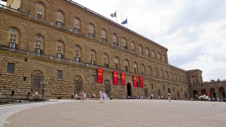 Pitti Palace private tour and Boboli Gardens tickets