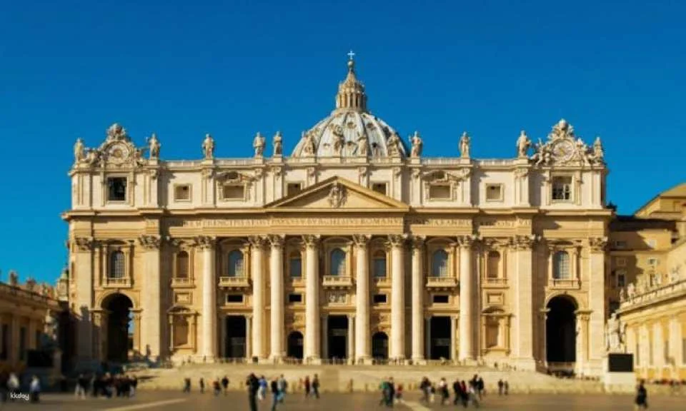 Colosseum, Roman Forum and Palatine tour with Vatican Museums upgrade