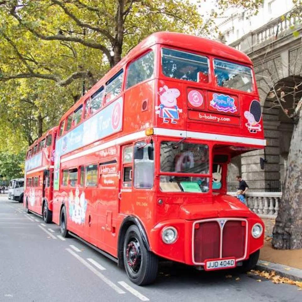 Peppa Pig afternoon tea bus tour in London (600427)