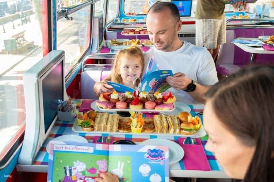 Peppa Pig afternoon tea bus tour in London