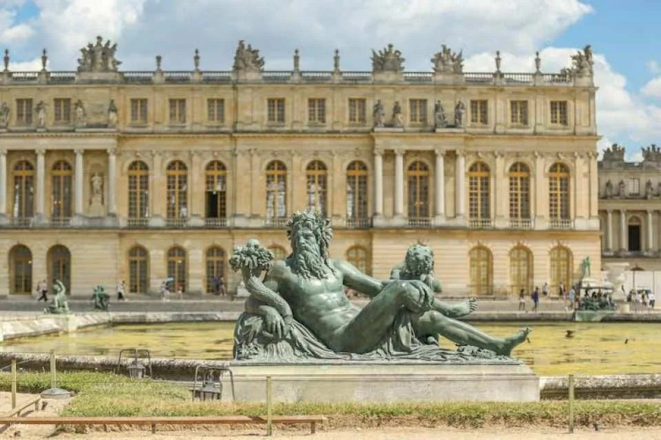 Morning Tour of Versailles Palace and Gardens