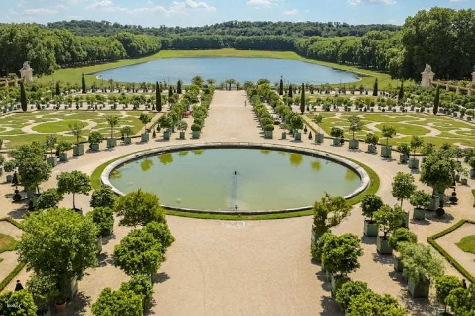 Morning Tour of Versailles Palace and Gardens