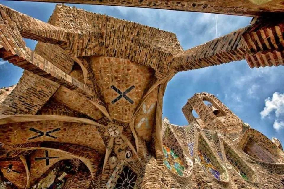 Colonia Güell Combinat entrance with audio guide +  train ticket from Barcelona