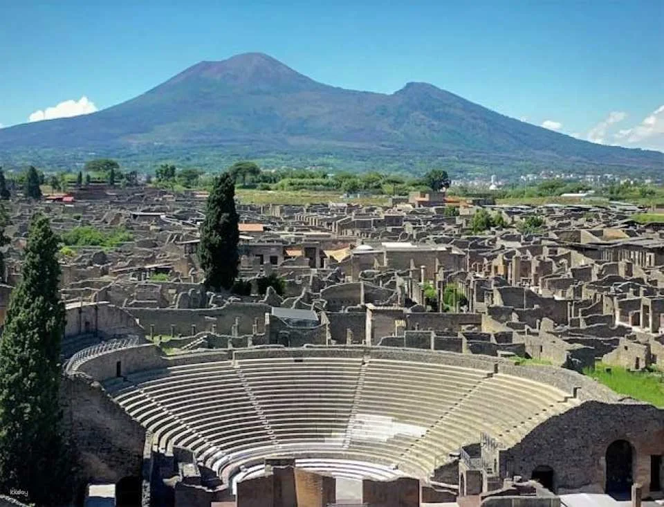 Semi-private tour to Pompeii and Amalfi Coast from Rome