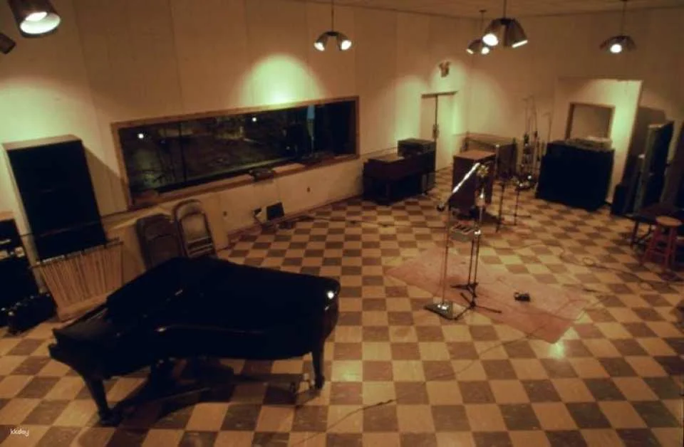Country Hall of Fame, RCA studio B and Hatch Show Print tour