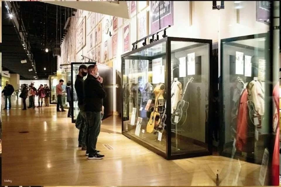 Country Hall of Fame, RCA studio B and Hatch Show Print tour