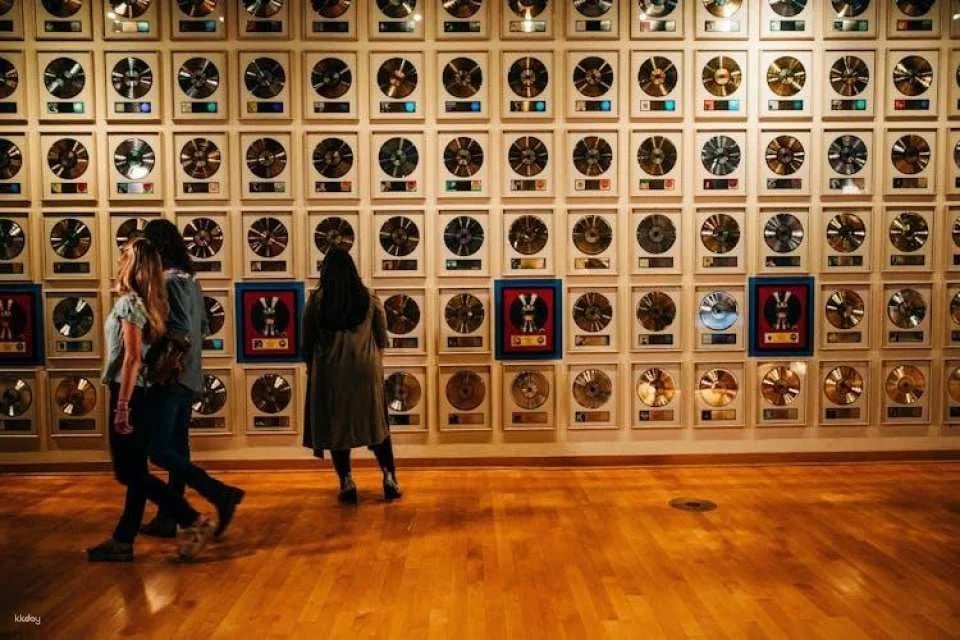 Country Hall of Fame, RCA studio B and Hatch Show Print tour