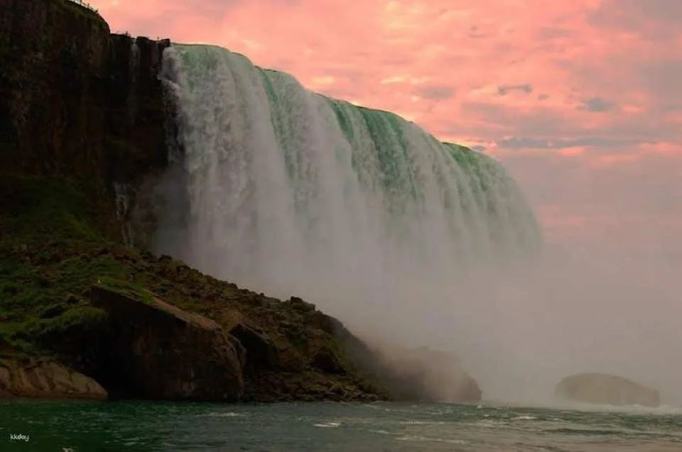 Niagara Winter Festival of Lights guided tour from Toronto