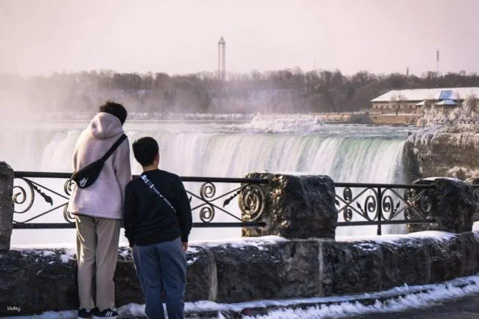 Niagara Winter Festival of Lights guided tour from Toronto