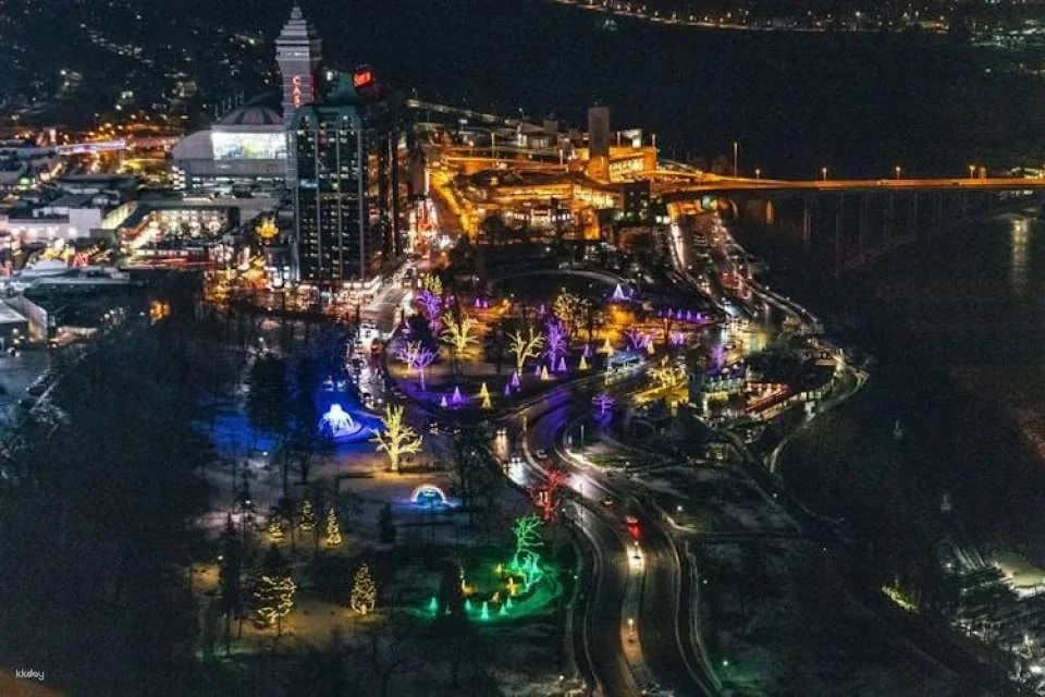 Niagara Winter Festival of Lights guided tour from Toronto
