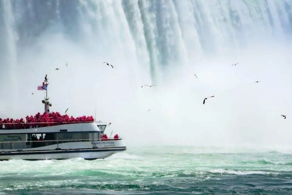 Niagara Falls highlights tour with optional boat trip