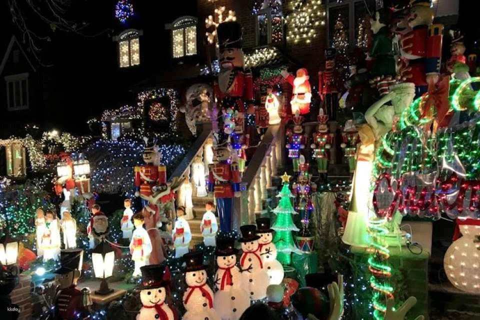 NYC Dyker Heights luxury holiday lights tour and hot cocoa
