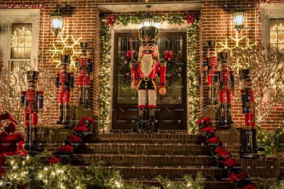 NYC Dyker Heights luxury holiday lights tour and hot cocoa