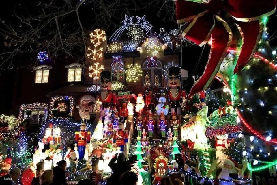 NYC Dyker Heights luxury holiday lights tour and hot cocoa
