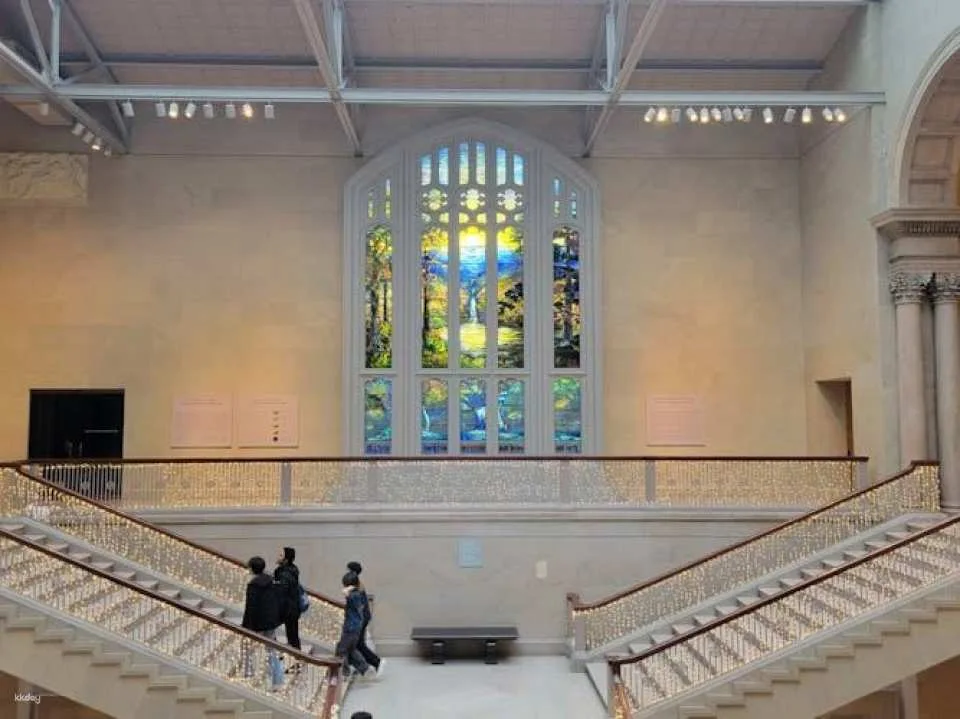 Art Institute of Chicago Guided Tour with Skip-the-Line Tickets