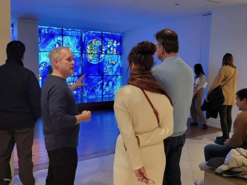 Art Institute of Chicago Guided Tour with Skip-the-Line Tickets