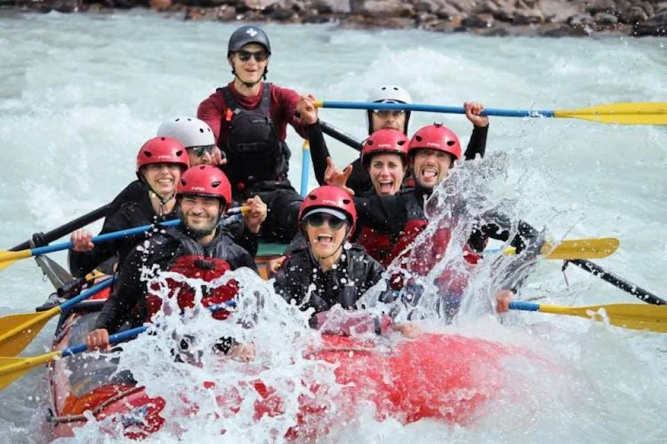 Sunwapta river's Class 3 rapids rafting