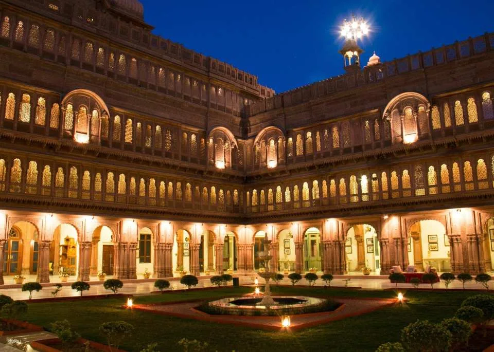 11-Day Complete Rajasthan Heritage Tour with Jaipur, Udaipur, Jodhpur, Jaisalmer & Bikaner. (601298)