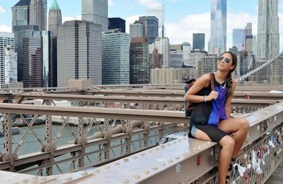 Brooklyn Bridge, Statue of Liberty, and Manhattan Walking Tour (601350)