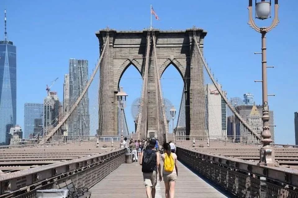 Brooklyn Bridge, Statue of Liberty, and Manhattan Walking Tour