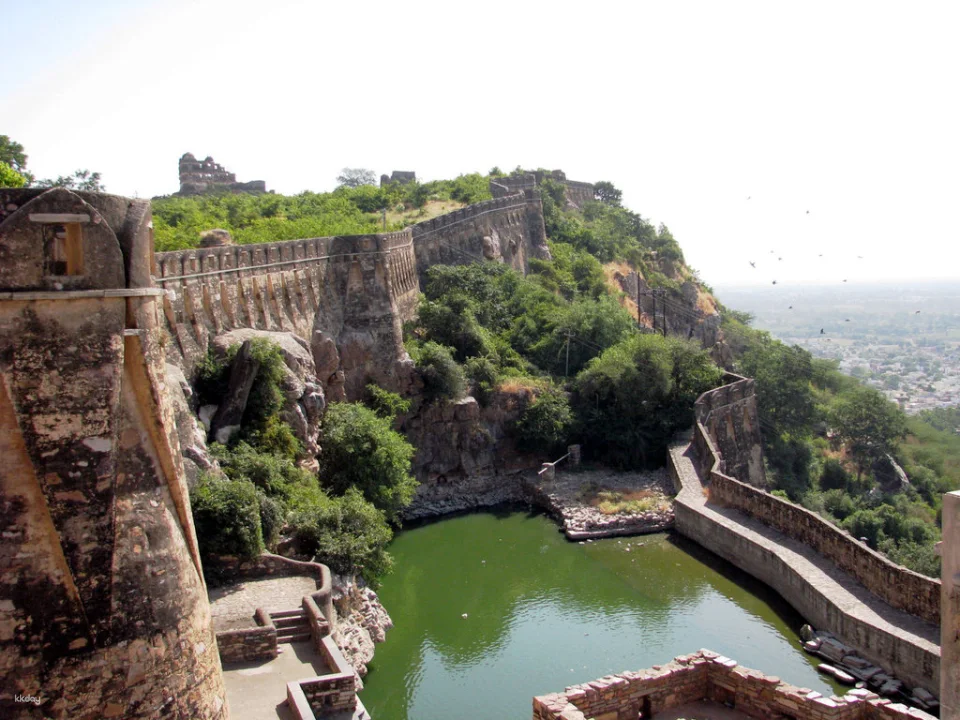 8-Day Royal Rajasthan Tour with Jaipur, Jodhpur and Udaipur.