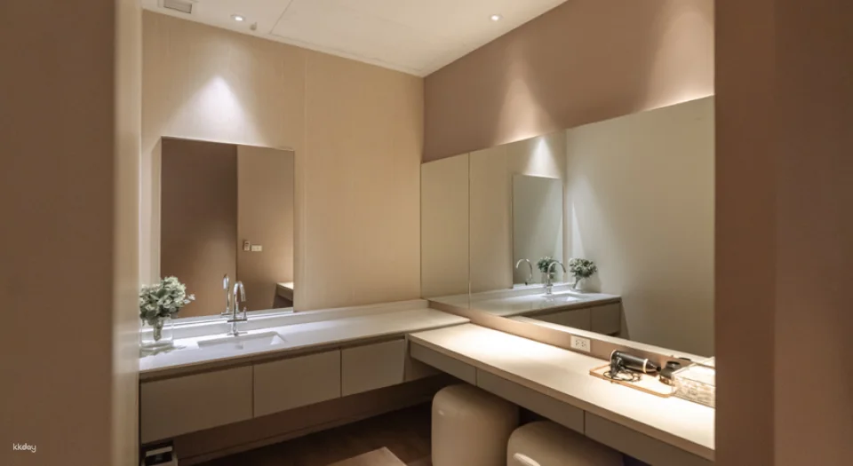 Dr. Spiller Pure SkinCare Solutions - Leisure Space (Central World) | Bangkok