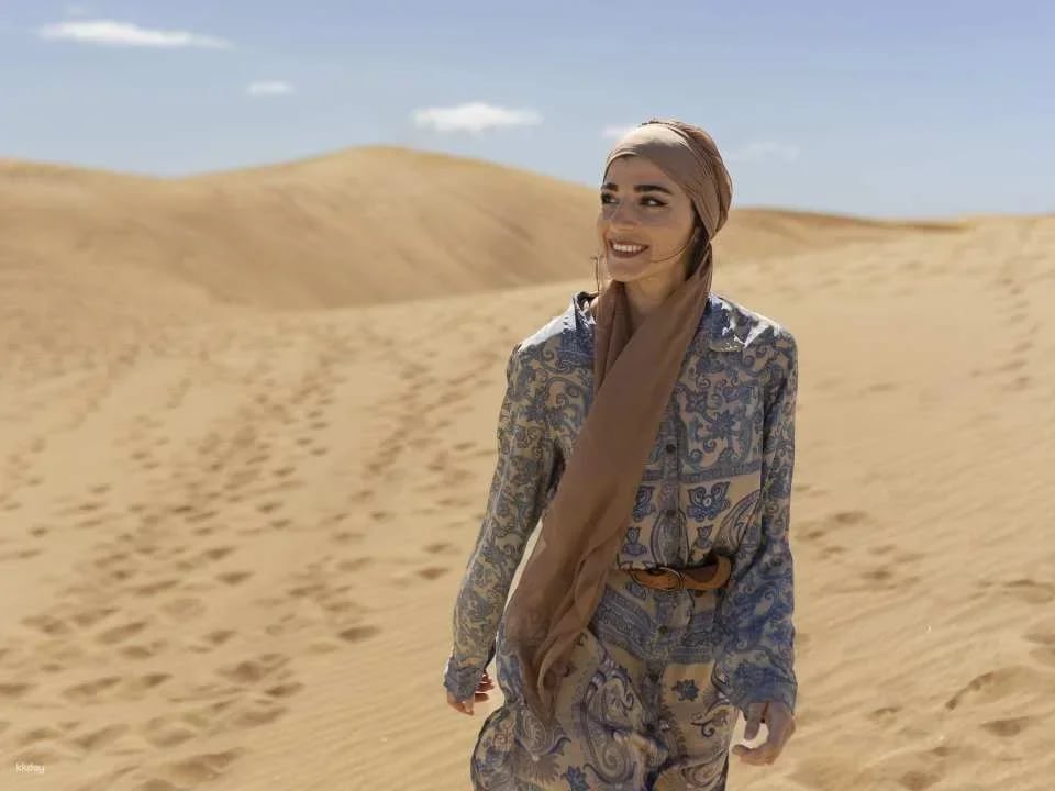 Hurghada: 6-Hour Jeep Desert Safari Hurghada, Dinner, and Show
