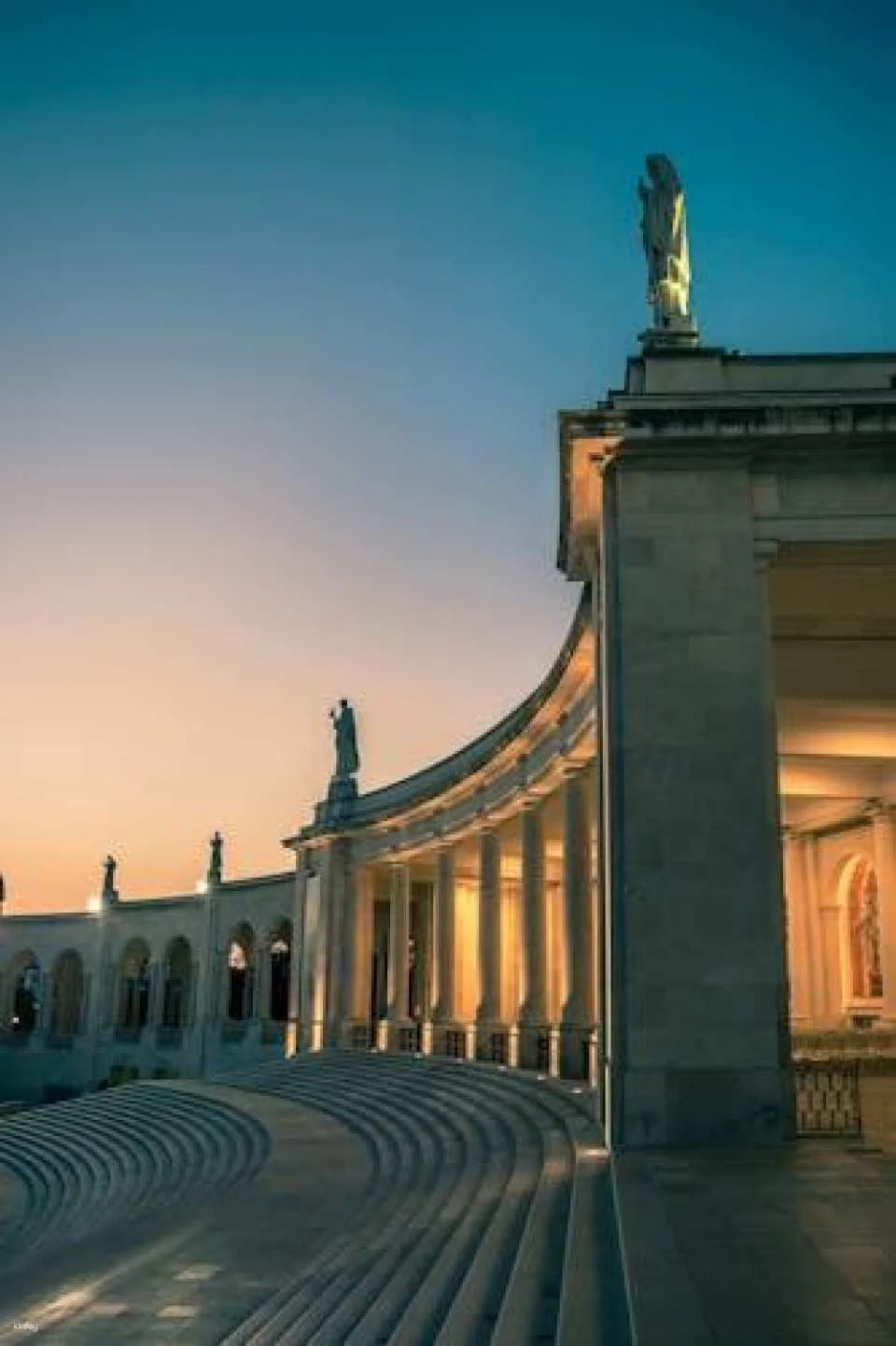 Sanctuary Fátima and Little Shepherd Town guided tour