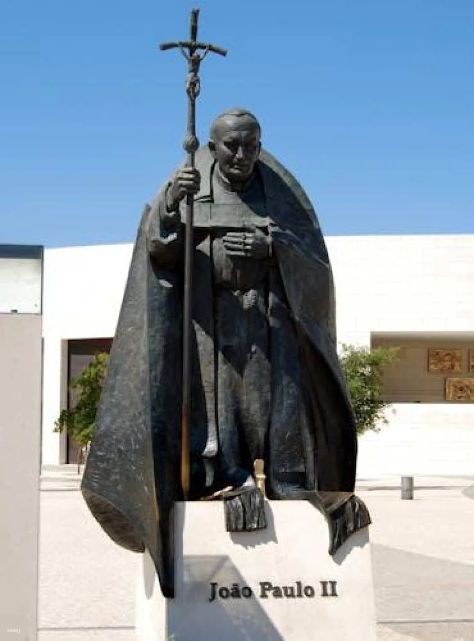Sanctuary Fátima and Little Shepherd Town guided tour