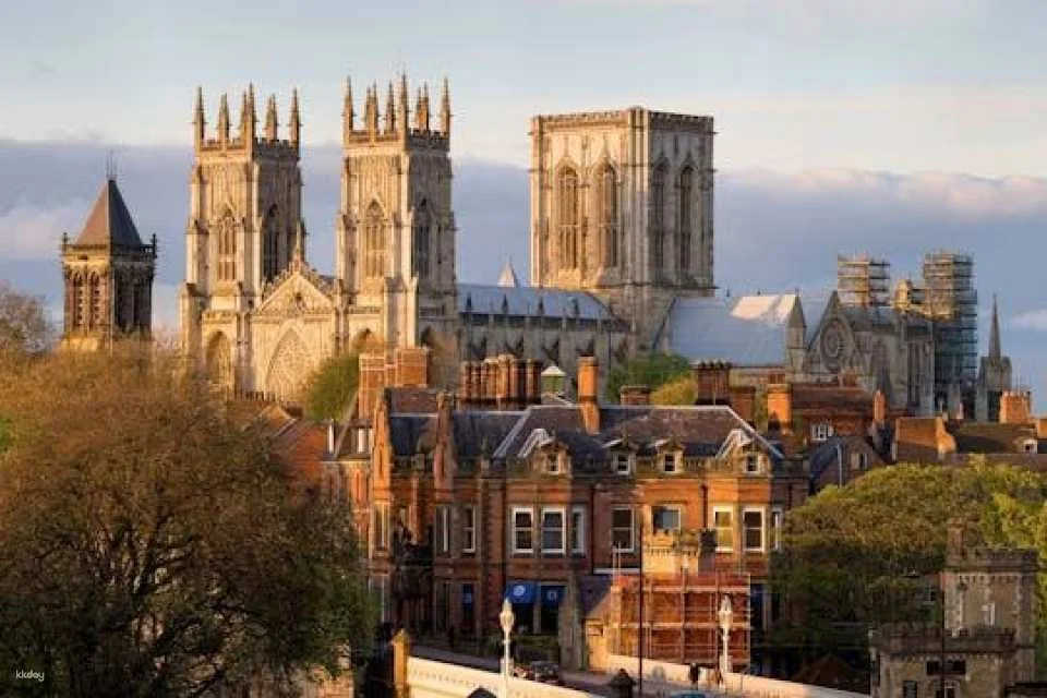 York Minster Cathedral to Stonegate audio self-guided walking tour (601933)