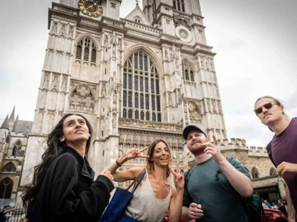 Classic London guided tour with skip-the-tickets to Westminster Abbey