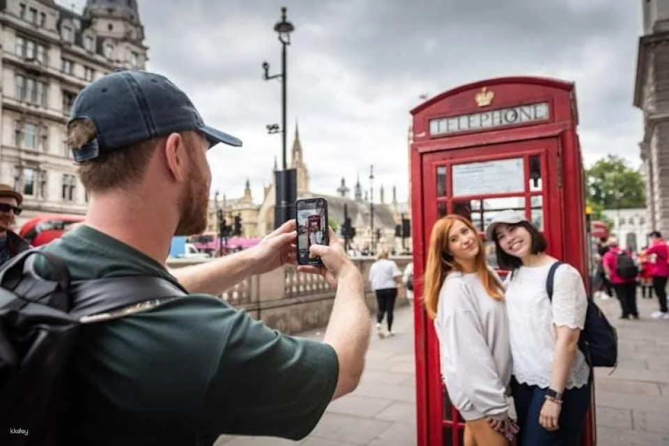 Classic London guided tour with skip-the-tickets to Westminster Abbey
