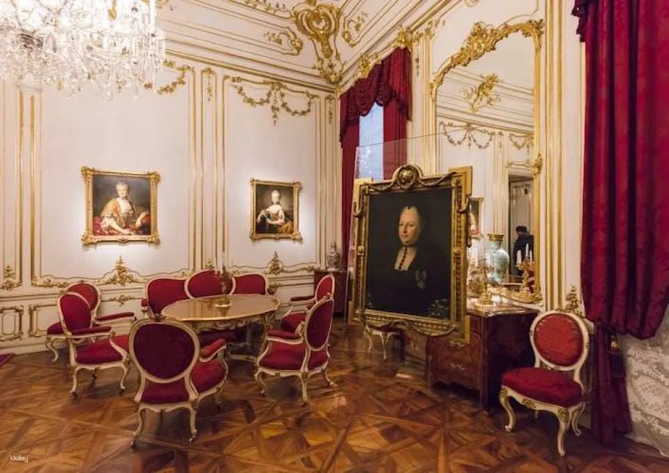 Skip-the-line tickets for Schönbrunn Palace and guided tour