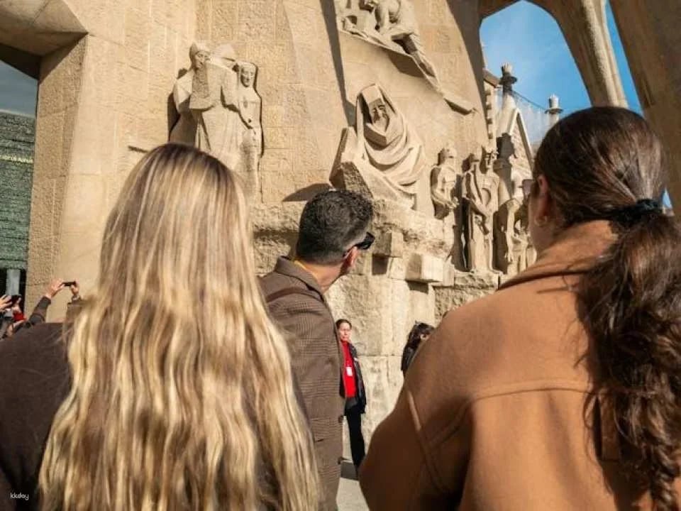 In-Depth Tour of Gaudí's Sagrada Família in a Small Group