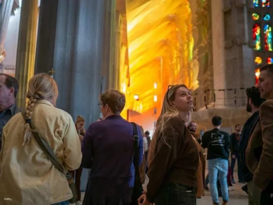 In-Depth Tour of Gaudí's Sagrada Família in a Small Group