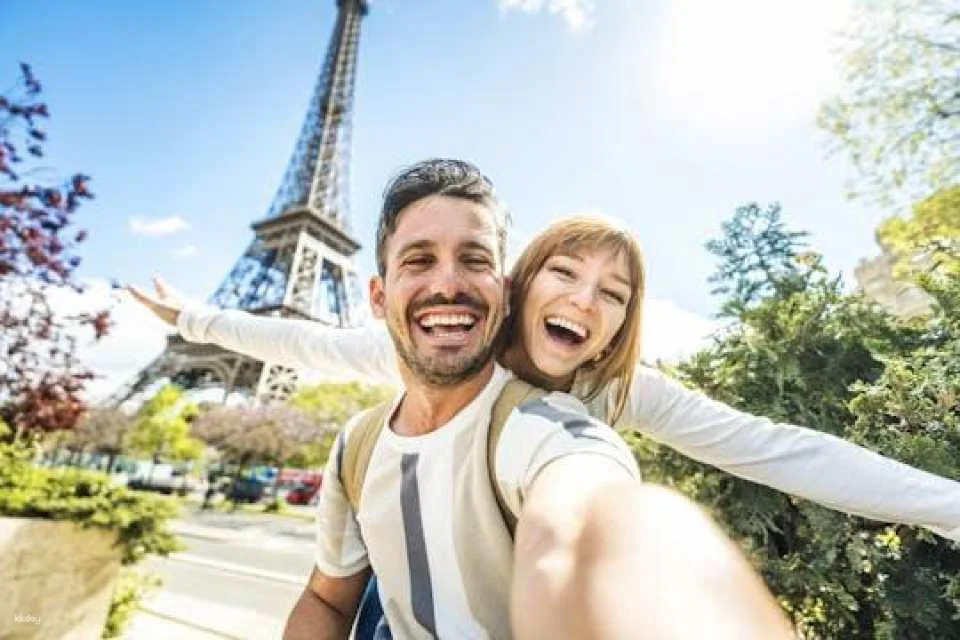 Eiffel Tower guided tour by elevator
