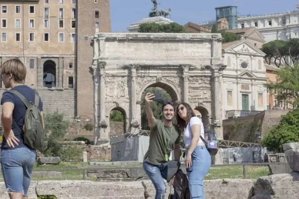 Portuguese guided tour of Ancient Rome highlights