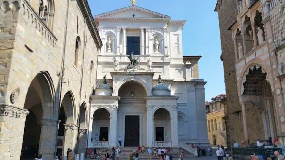 Bergamo audio guide with TravelMate app