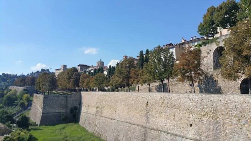 Bergamo audio guide with TravelMate app