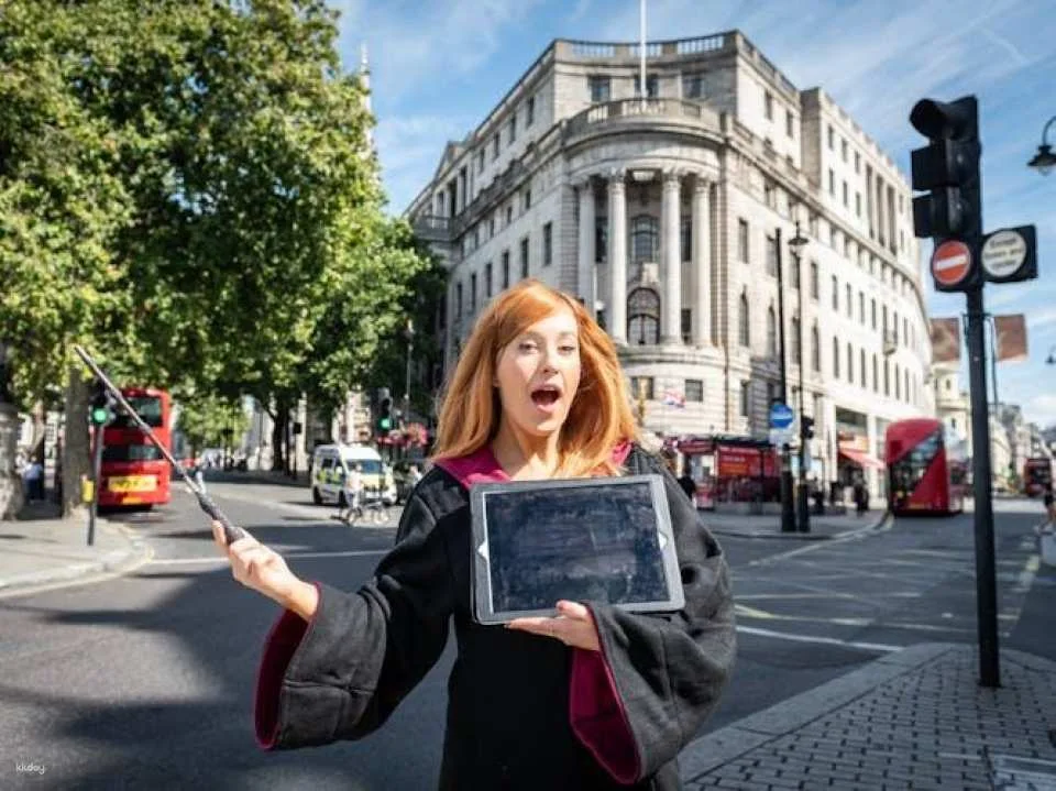 Harry Potter Guided Walking Tour with London Dungeons Tickets