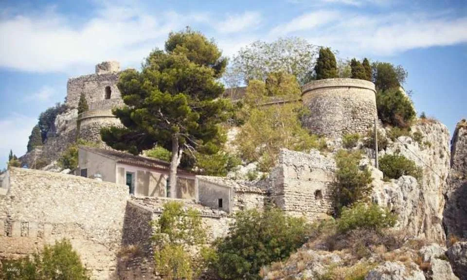 Costa Blanca in One Day: Guadalest, Altea and Algar Waterfalls
