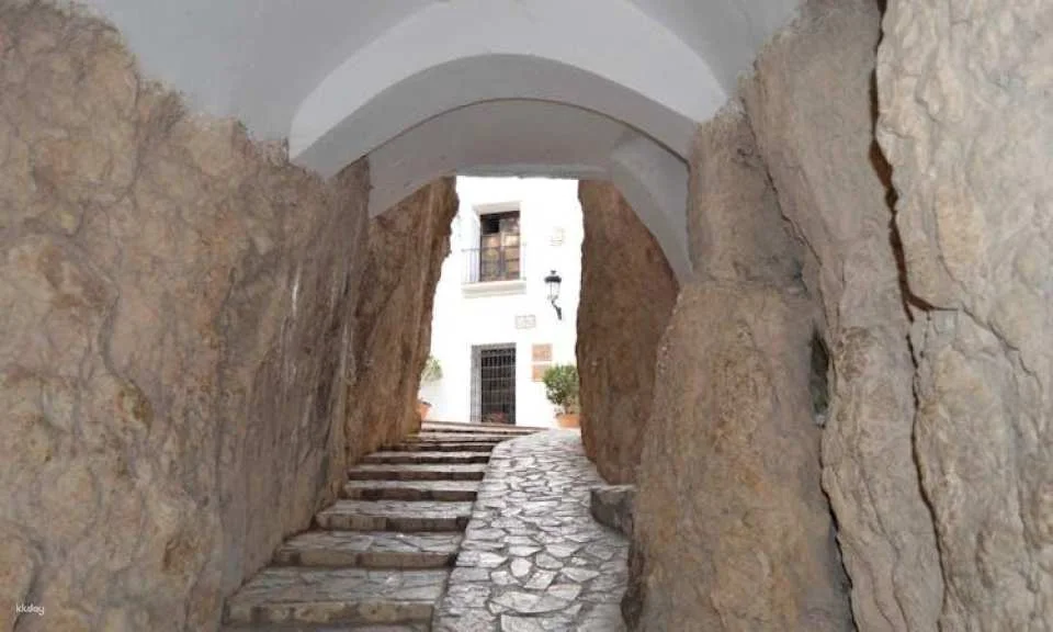 Costa Blanca in One Day: Guadalest, Altea and Algar Waterfalls