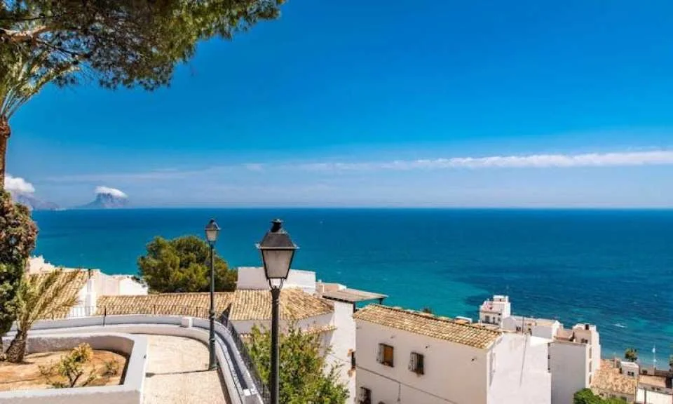 Costa Blanca in One Day: Guadalest, Altea and Algar Waterfalls