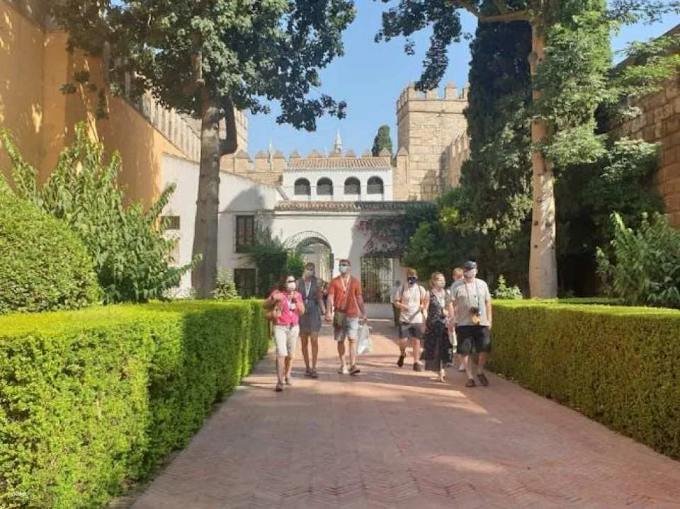 Sevilla Alcázar guided tour with priority access tickets